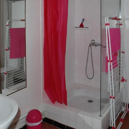 Le Lavandou: T2 4 Couchages Proche Avec Wifi - Fr-1-803-39 Apartment