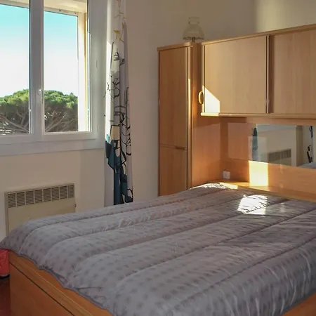 Le Lavandou: T2 4 Couchages Proche Avec Wifi - Fr-1-803-39