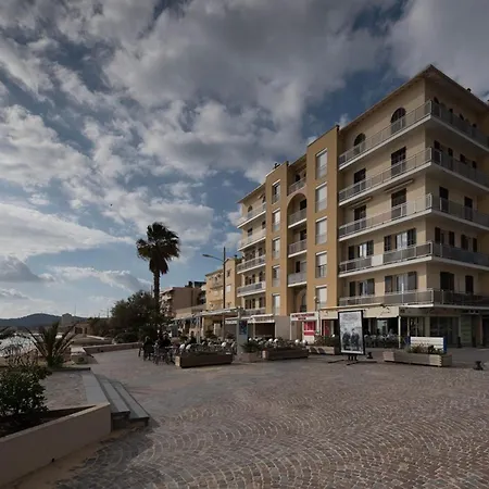 Le Lavandou: T2 4 Couchages Proche Avec Wifi - Fr-1-803-39 Apartment *