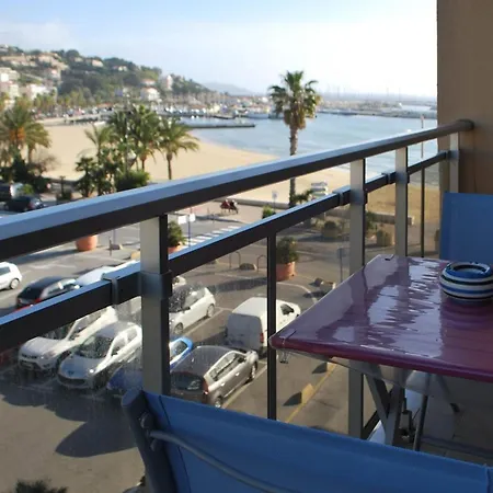 Le Lavandou: T2 4 Couchages Proche Avec Wifi - Fr-1-803-39 Le Lavandou